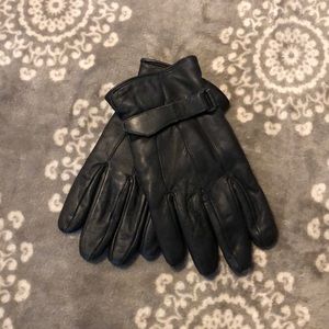 Thinsulate Black Leather Gloves